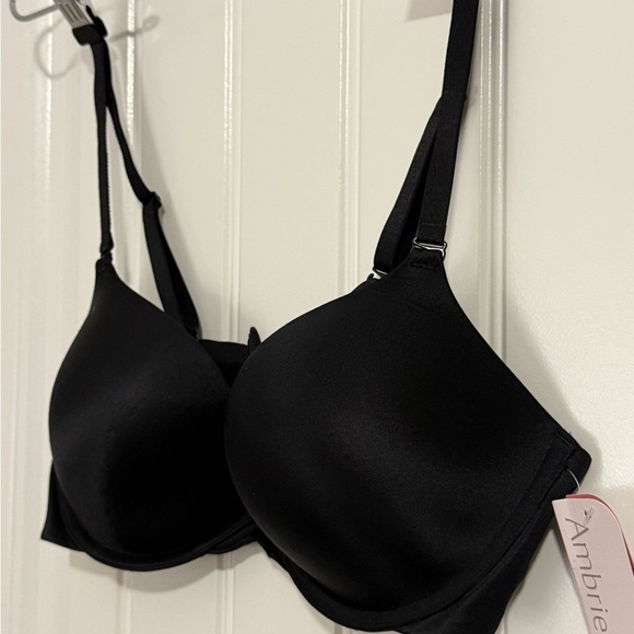 Ambrielle Black Molded Cup Bra with Adjustable Straps - Picture 5 of 9
